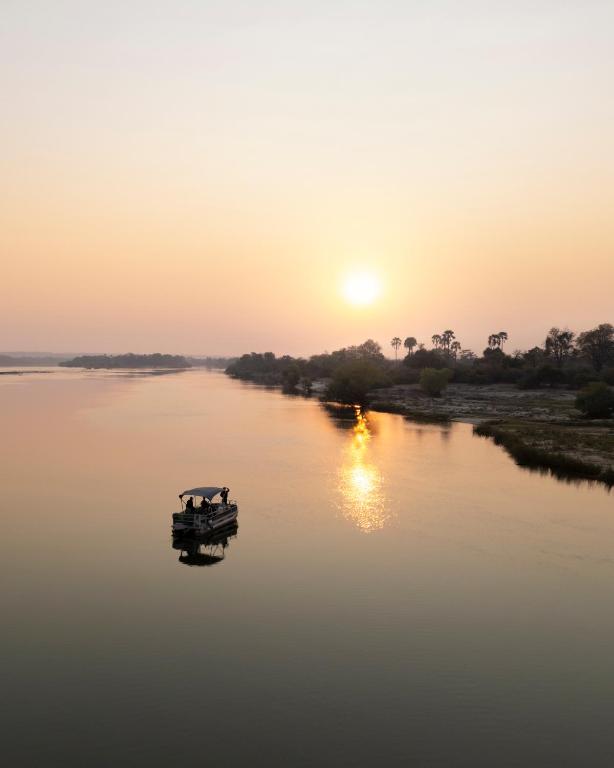 Zambezi Dusk River Facing-all inclusive-Luxury Accommodation