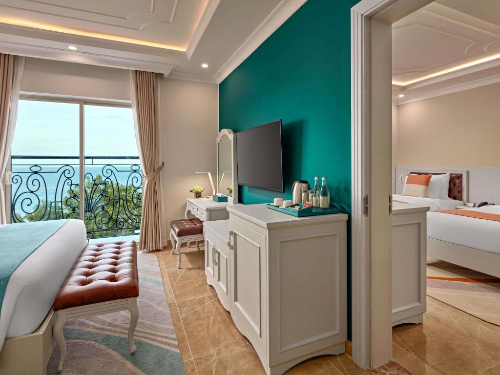 Privilege Luxe Family Room with One Double Bed and Two Single Beds