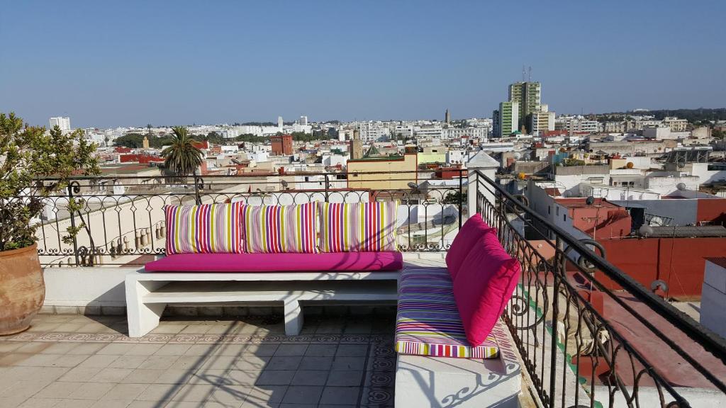 Uma varanda ou terraço em Dar Mayssane