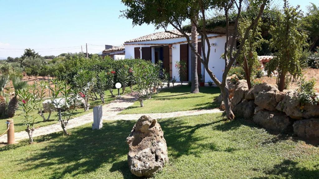 A garden outside Villetta Degli Oleandri