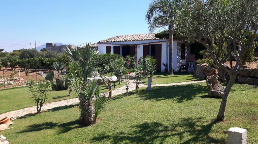 A garden outside Villetta Degli Oleandri