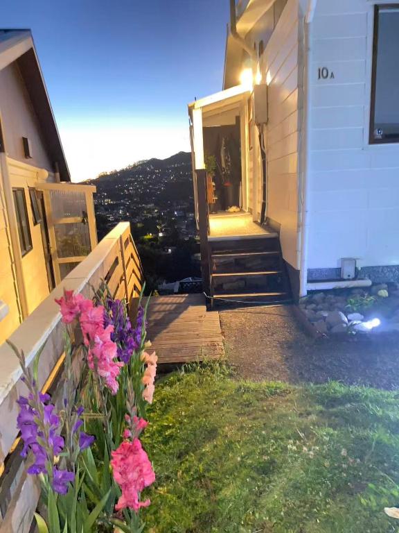 Relaxing rooms with mountain views, close to ferry - Resim 17