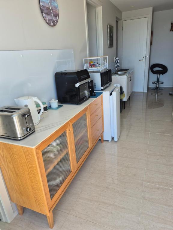 Seaviews on Sullivans - Resim 3