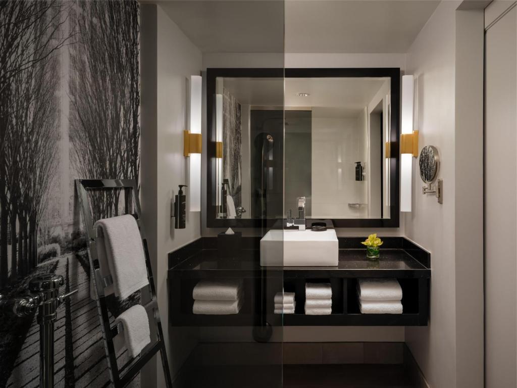 The Starling Atlanta Midtown, Curio Collection by Hilton photo