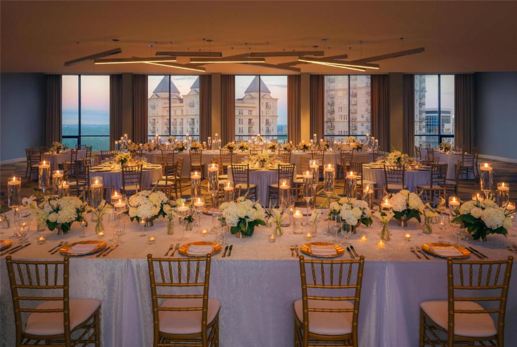 The Starling Atlanta Midtown, Curio Collection by Hilton photo