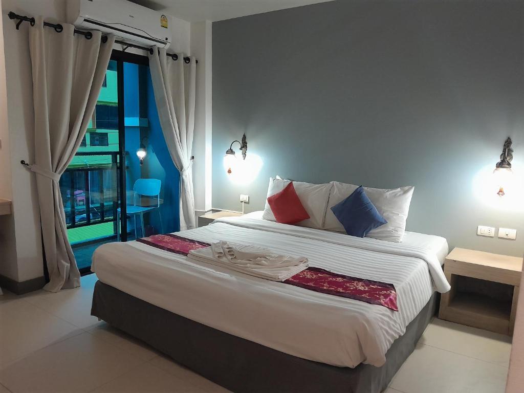 Acca Patong Residence - Resim 8