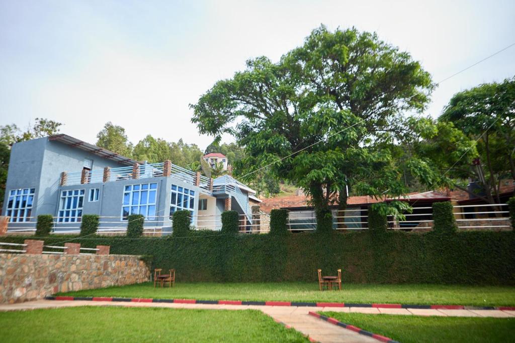 Un jardín fuera de The Trekkers Rest Lodge Kigali