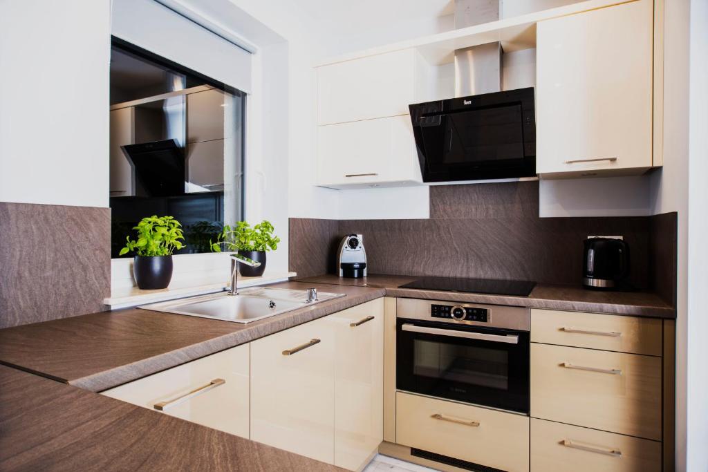 Holidays Home Apartamenty Chmielna - Apartment With Terrace