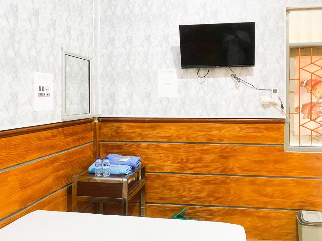 Homestay Jaya Asri Syariah RedPartner near Alun Alun Jombang - スーペリア ダブルルーム