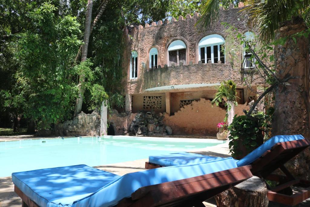 Bazén v ubytování ParadiseLost nebo v jeho okolí