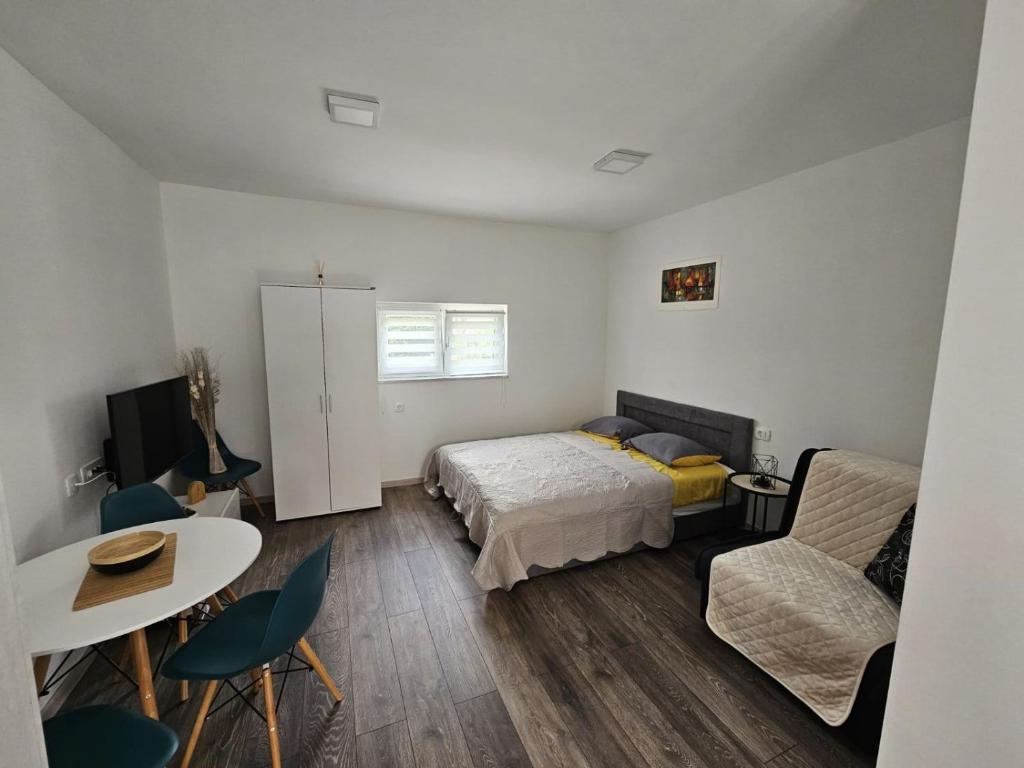 MARIO NV - Studio apt. for 2-3 persons with terrace