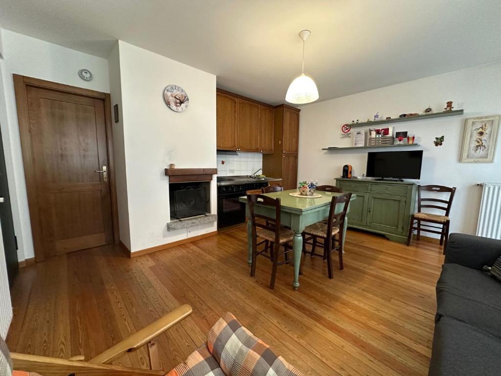 Kuchyň nebo kuchyňský kout v ubytování Residence I LAMPONI incantevole casa vacanze 6 posti letto con vista panoramica