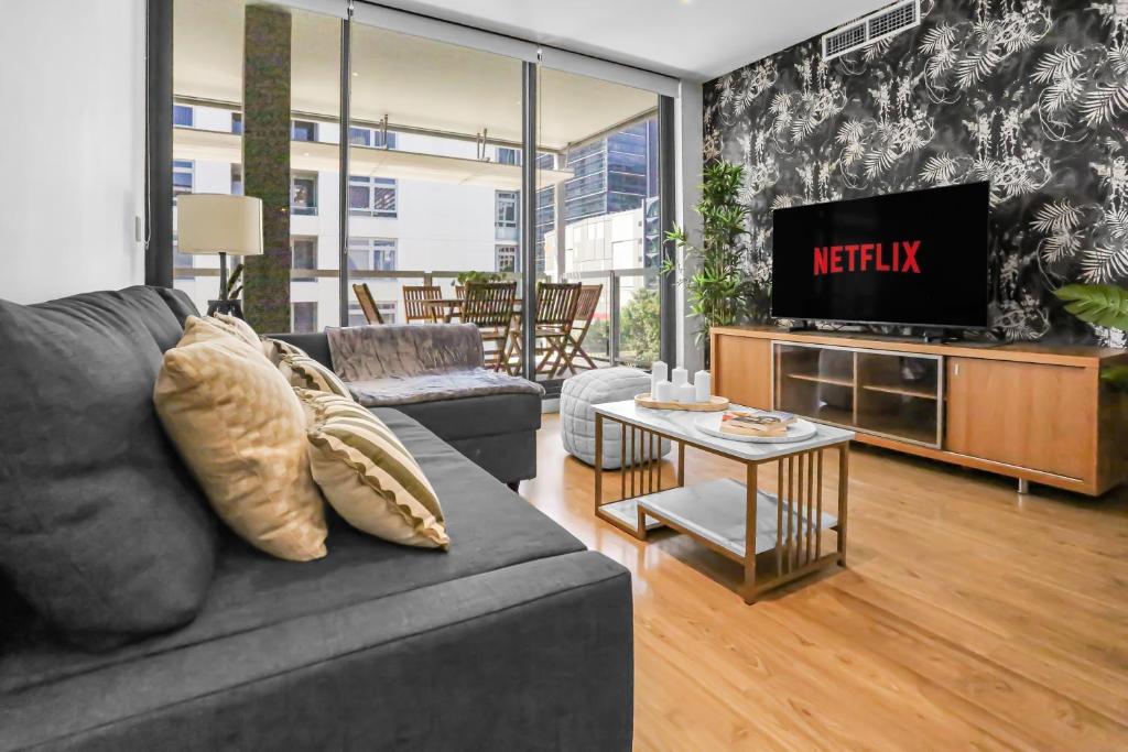Posezení v ubytování Central Location NSW 3 Bedroom Apartment with Balcony
