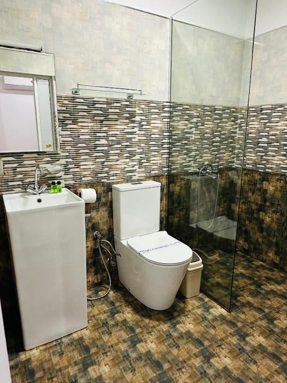 Funwhales Rest House - 10