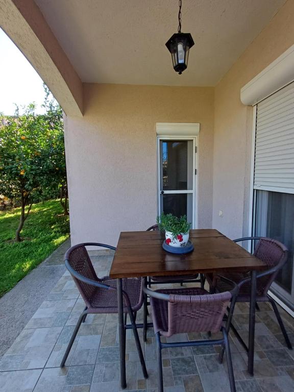 Entire house floor - 2-Bedroom Cozy & Peaceful Apartment - 15