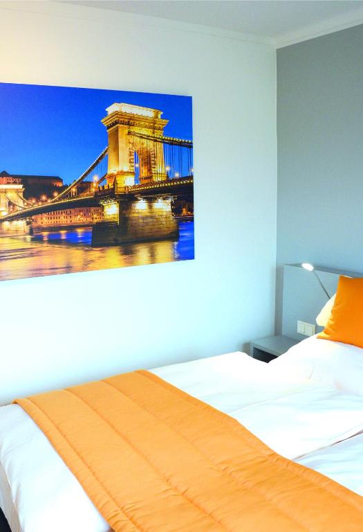 Postel nebo postele na pokoji v ubytování Amel Mitte Bed & Breakfast