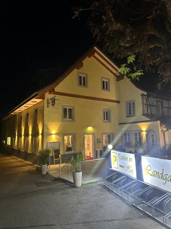 Budova, kde se penzion – hostinec nachází