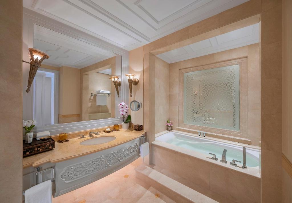 Emirates Palace Mandarin Oriental, Abu Dhabi photo 3