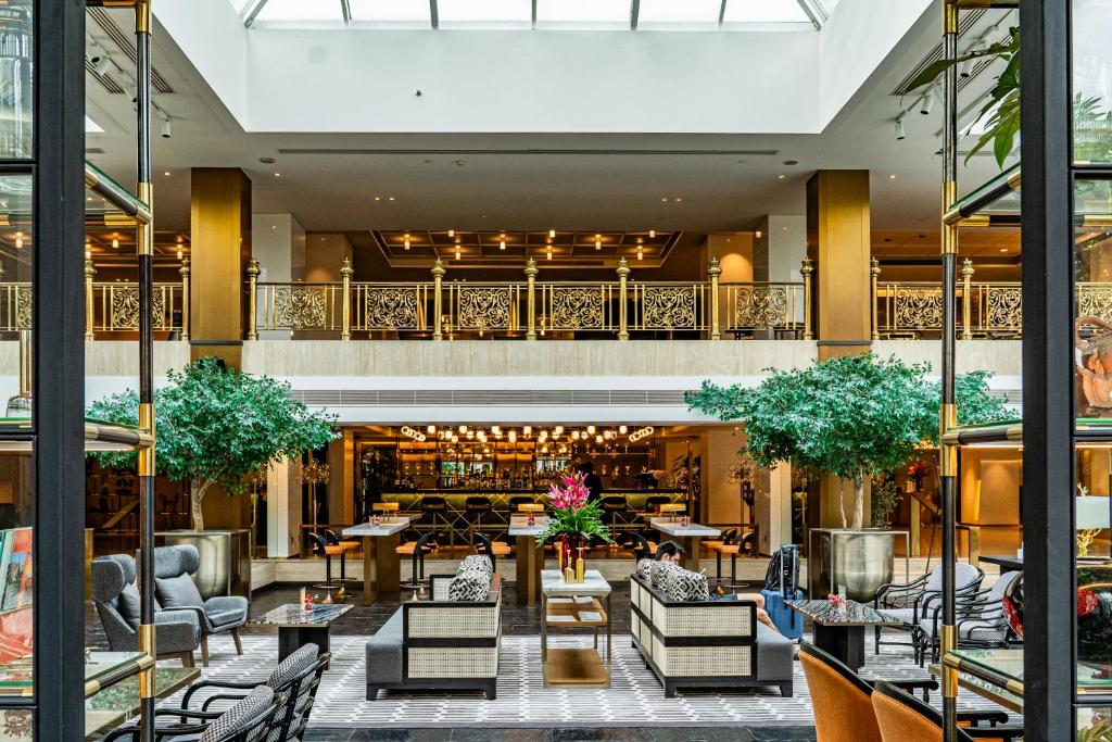 Montien Hotel Surawong Bangkok lobby view