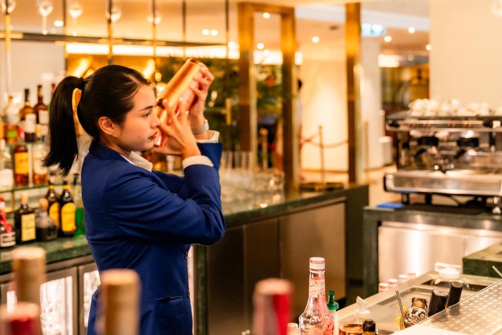 Montien Hotel Surawong Bangkok - Resim 25