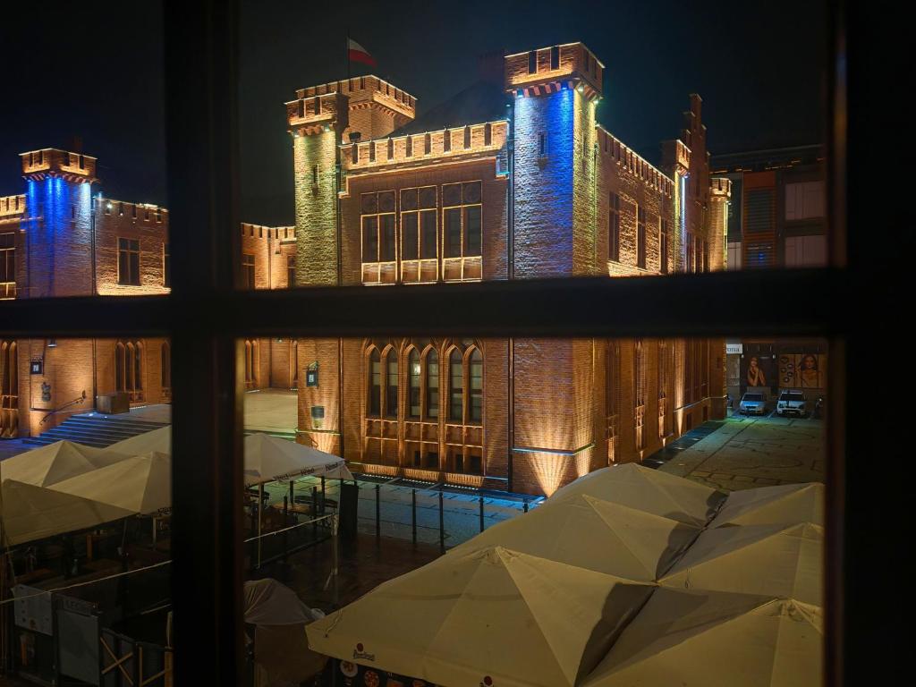 Fotografie z fotogalerie ubytování City Hall Bliss Suite - Premium Apartament z Balkonem i Widokiem na Ratusz v Kolobřehu