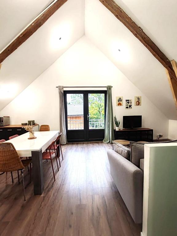 Gallery image of Maison dans corps de ferme rénovée in Nantes-en-Rattier