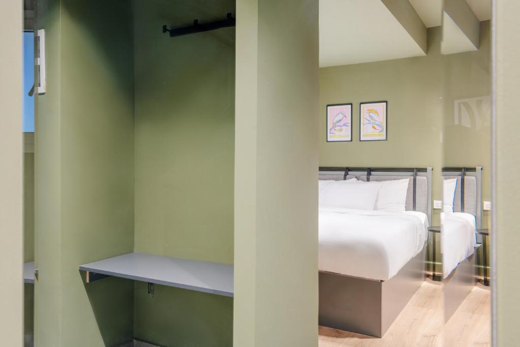 grey l studio apartments Downtown Cairo Ouzonian House - 4