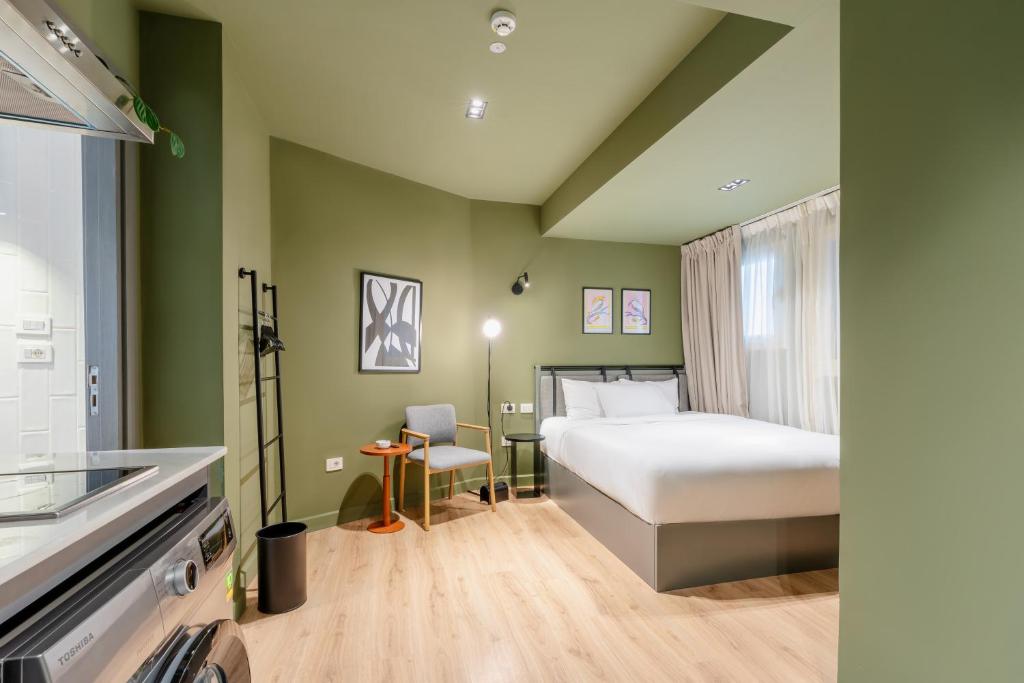 grey l studio apartments Downtown Cairo Ouzonian House - 1