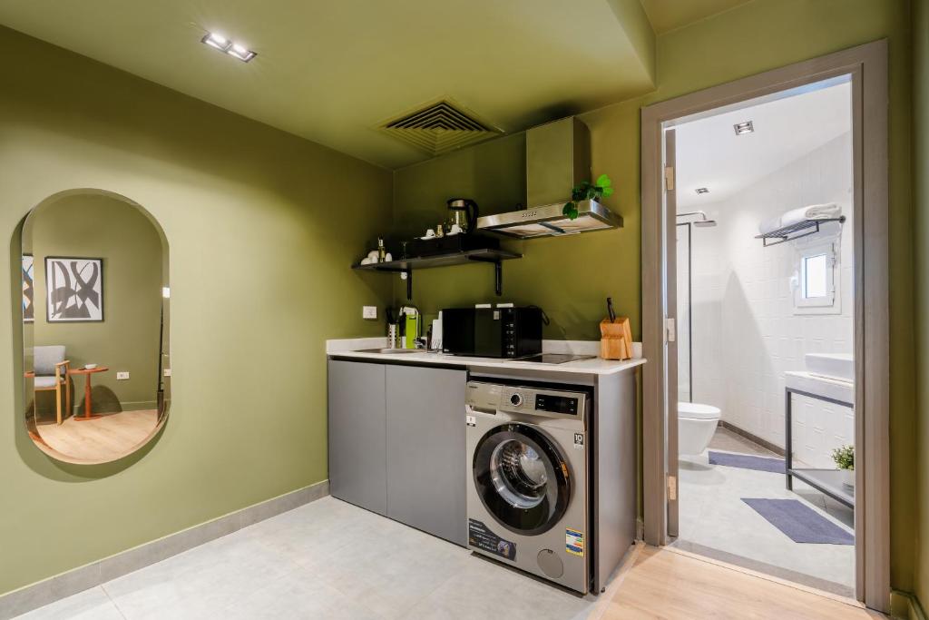 grey l studio apartments Downtown Cairo Ouzonian House - 5