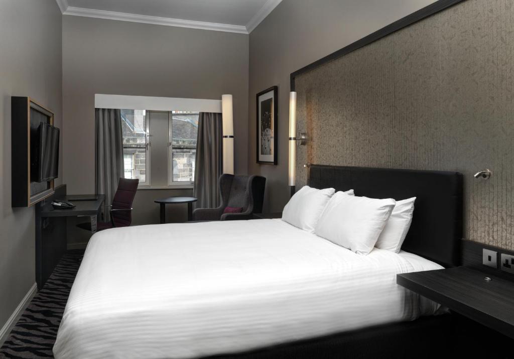 
King Deluxe Room with Castle View
