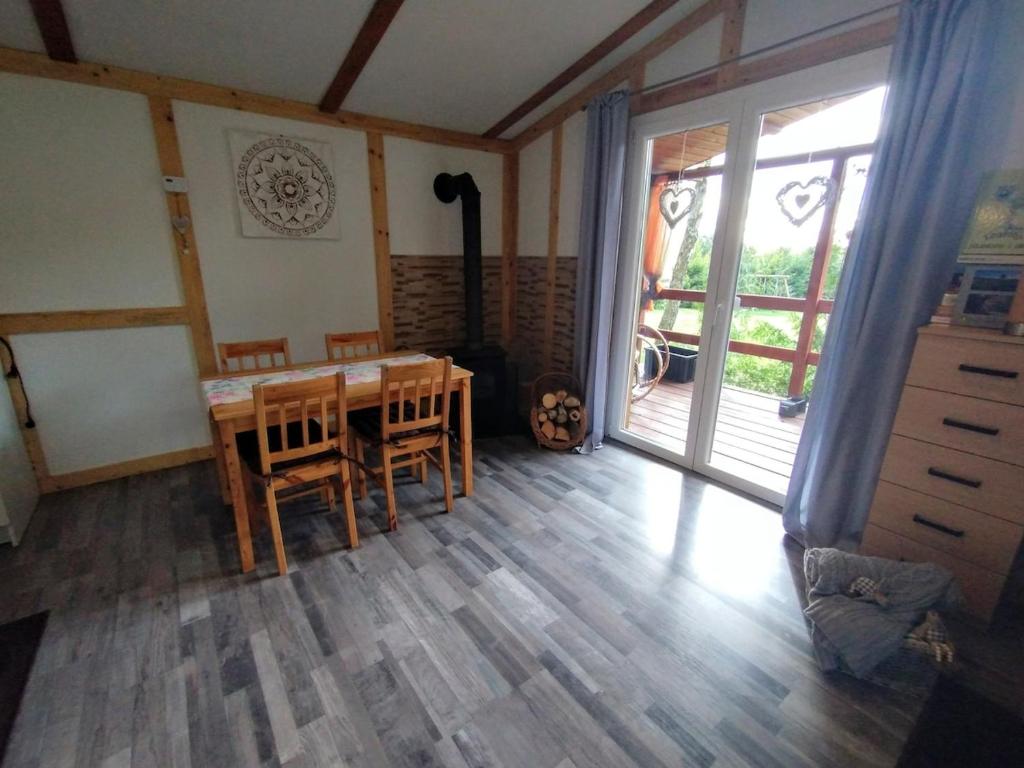 Afbeelding uit fotogalerij van Domek nad stawem in Nowy Wiec