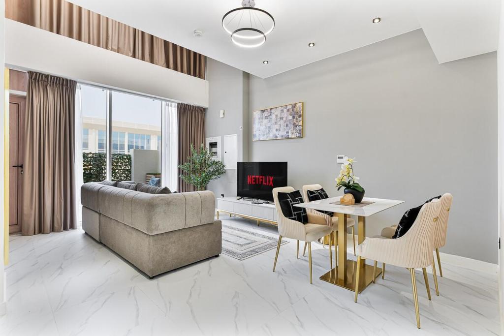 Stylish 1BR Villa near Global Village and Golf Clubs