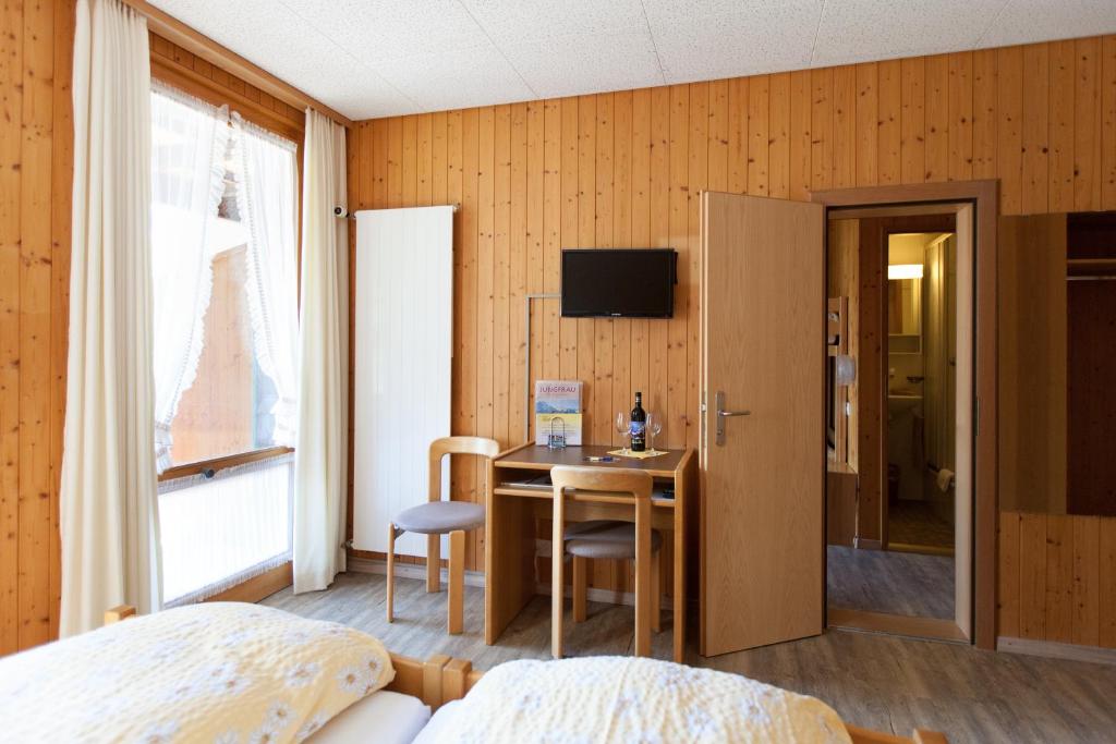 Hotel Edelweiss photo