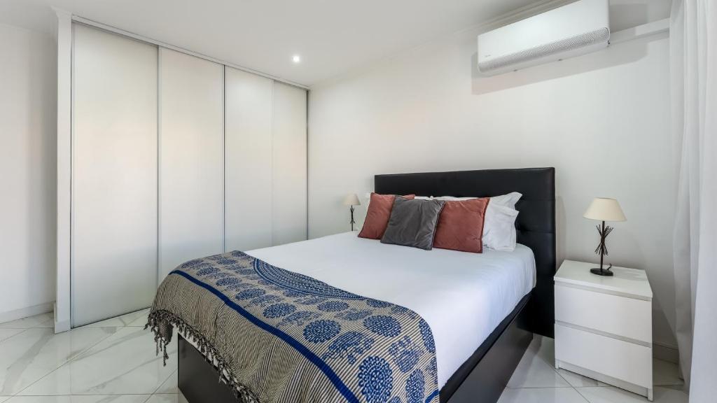 Bright 1BDR Flat in Albufeira by LovelyStay