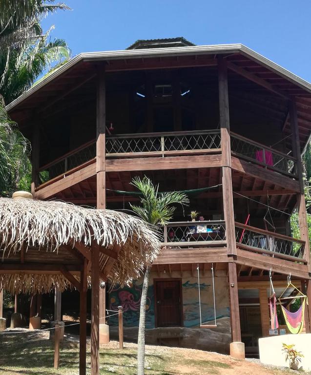 Runaway Pineapple Lodge