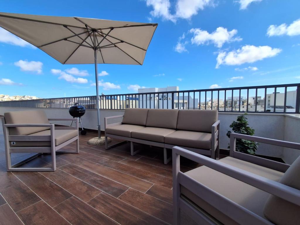 Penthouse Retreat For Couples In Historic Mosta Taʼ Mlit Updated Photo Inspiration