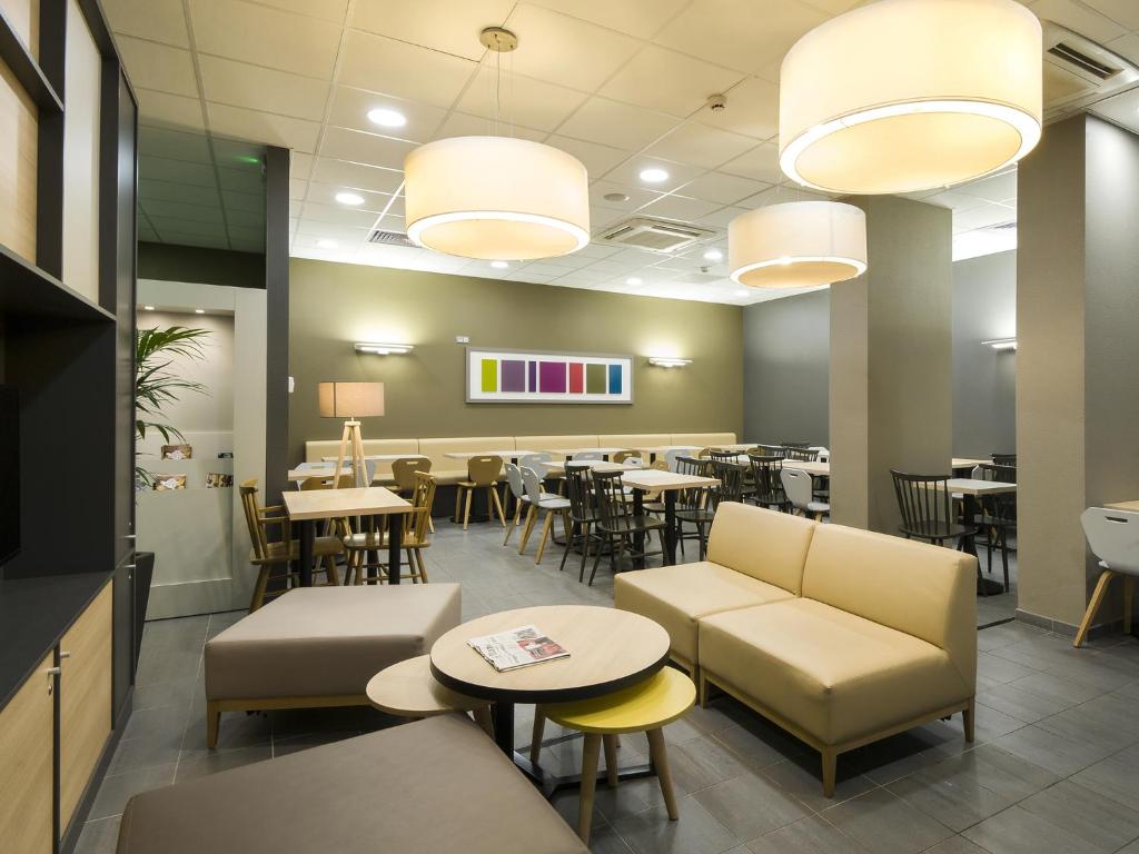 Posezení v ubytování B&B HOTEL Lyon Ouest Tassin