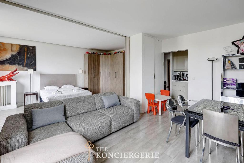 Appartement de 3 chambres avec Balcon à proximité de l'Arc de triomphe