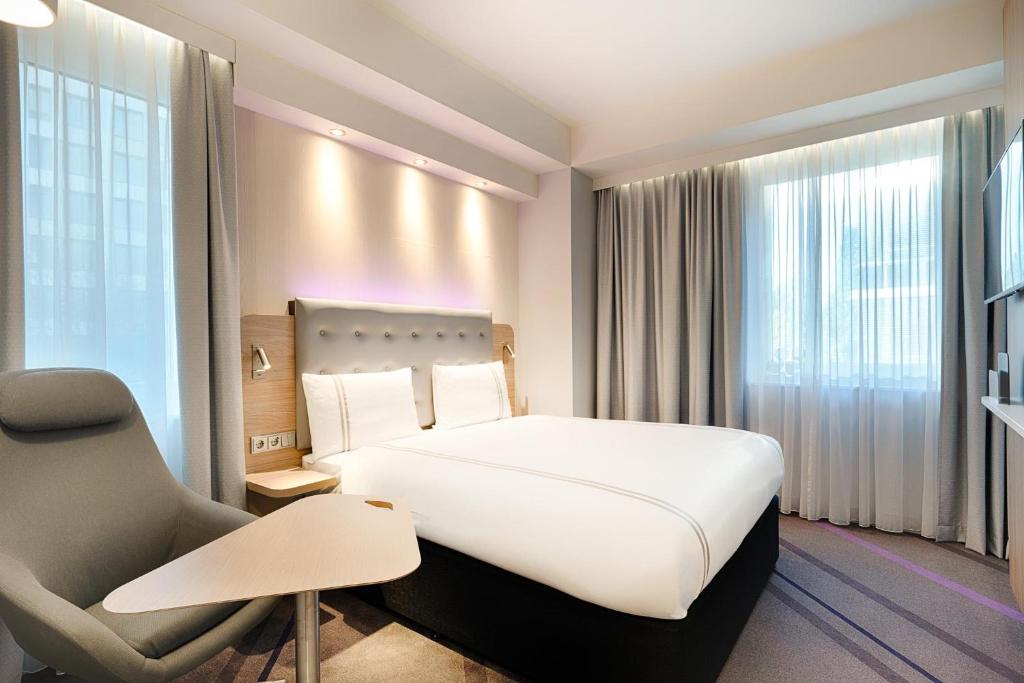 Premier Inn Frankfurt Westend - Resim 1