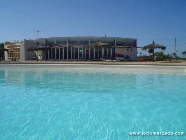 Hồ bơi trong/gần Eco Casita