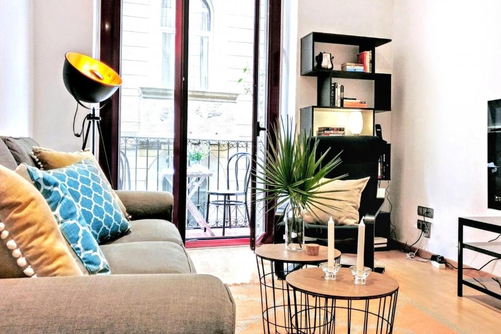 Parsifal by Bizflats Monthly Apartment near La Rambla