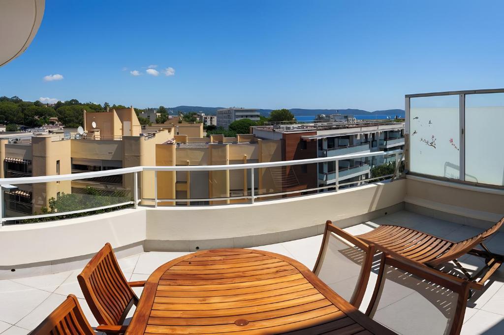 Un balcón o terraza en 2 pièces avec terrasse vue mer