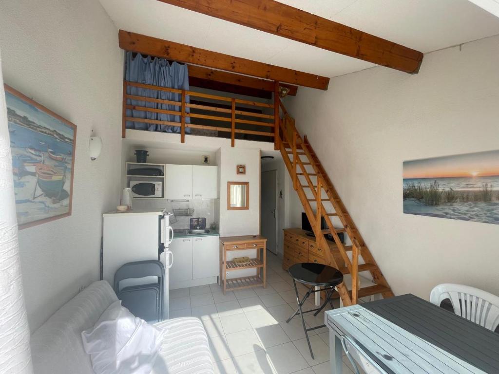 Kuchyň nebo kuchyňský kout v ubytování Frontignan