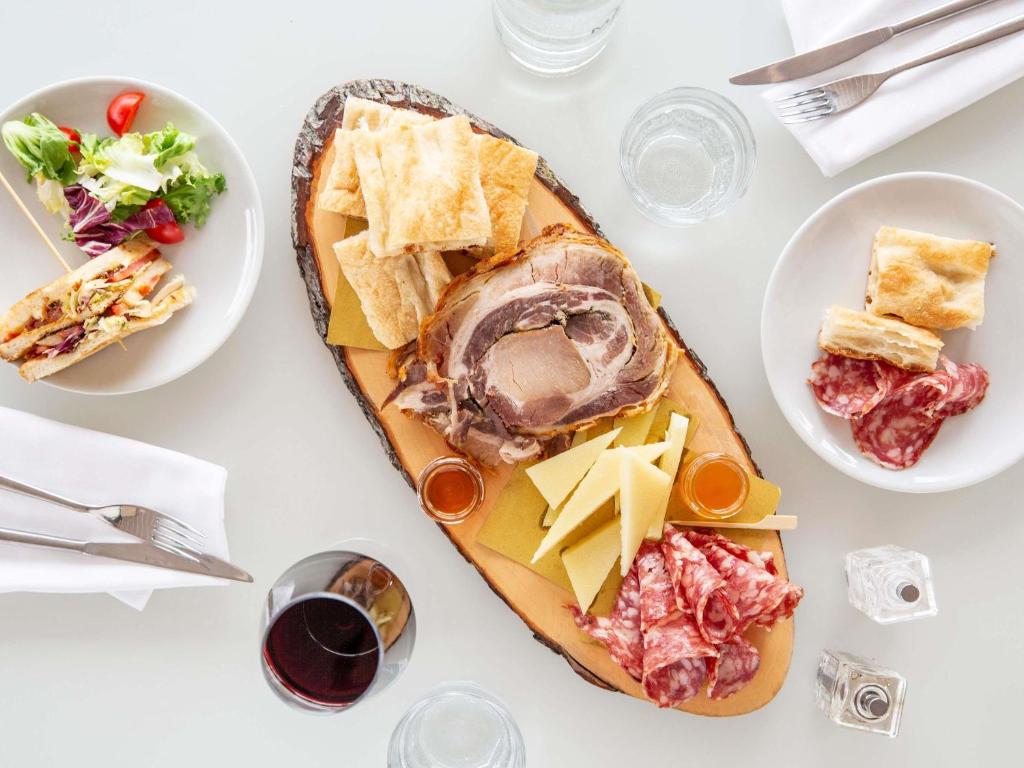 Mercure Roma Centro Colosseo - Resim 38