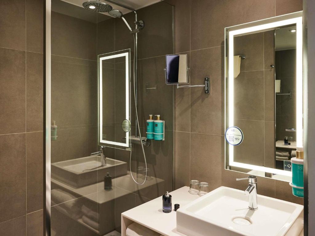 Novotel Edinburgh Centre - Resim 17