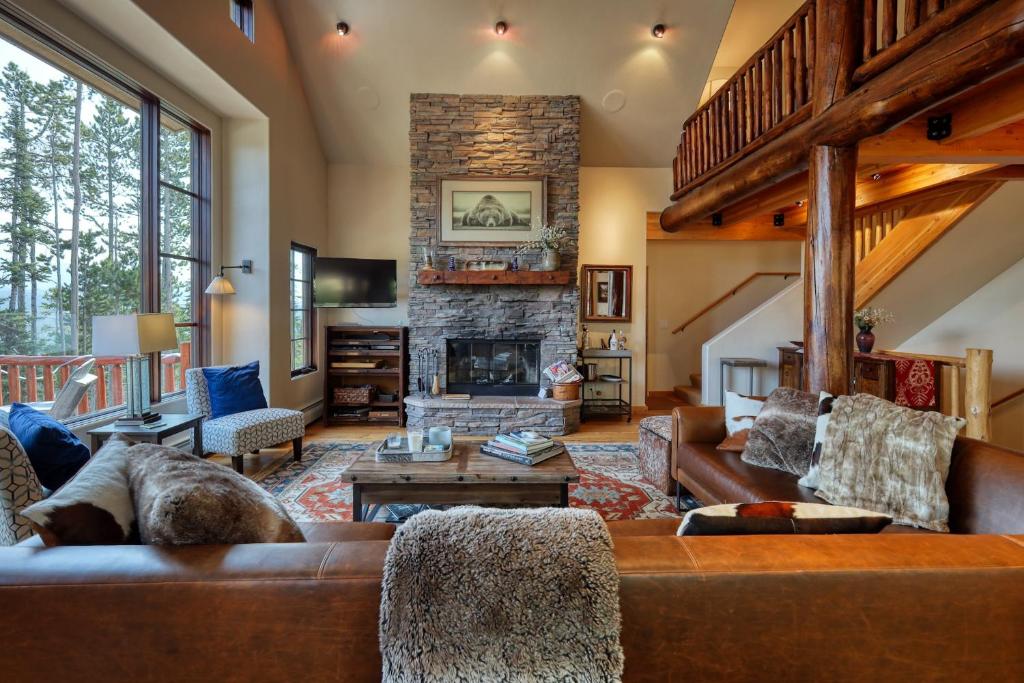 Gallery image of Moonlight Mountain Home - 1 Hidden Trail in Big Sky Mountain Village