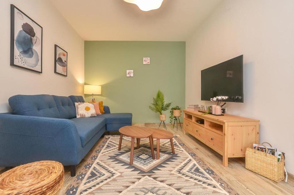 Μια τηλεόραση ή/και κέντρο ψυχαγωγίας στο הדירה באחוזת נח