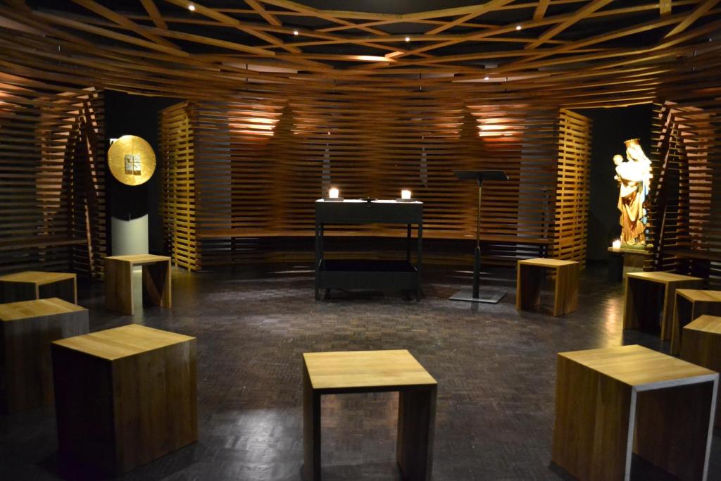 Hotel der Akademie Caritas-Pirckheimer-Haus - Resim 23