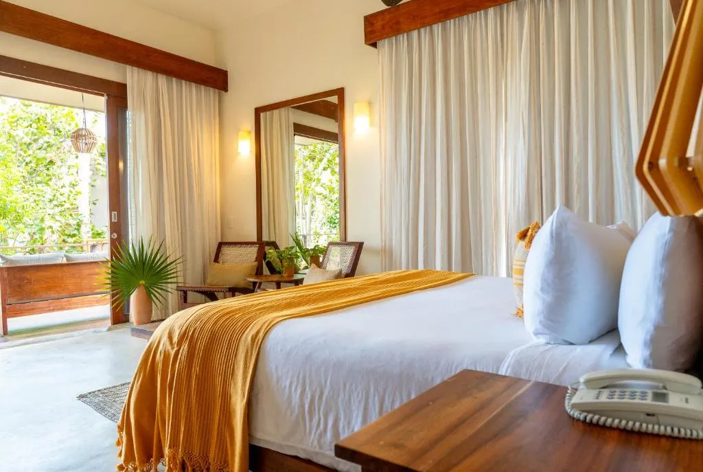 Garden view Balcony Suite