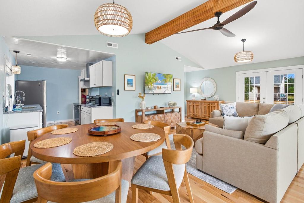 Χώρος καθιστικού στο 6062 - Hummingbird Haven